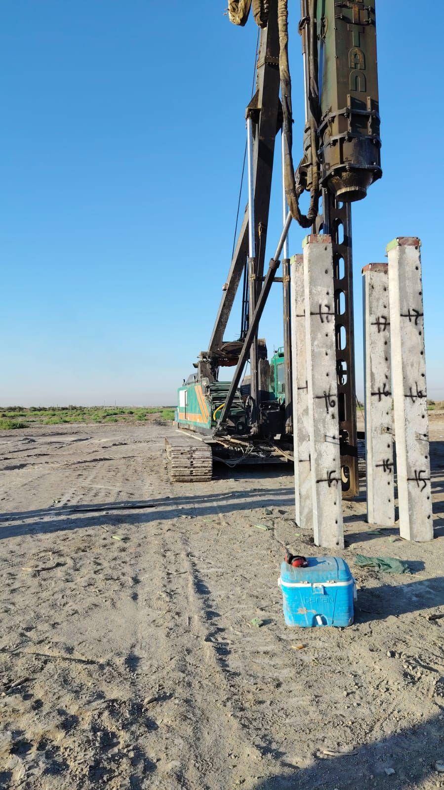 Pile driving rig with precast concrete piles